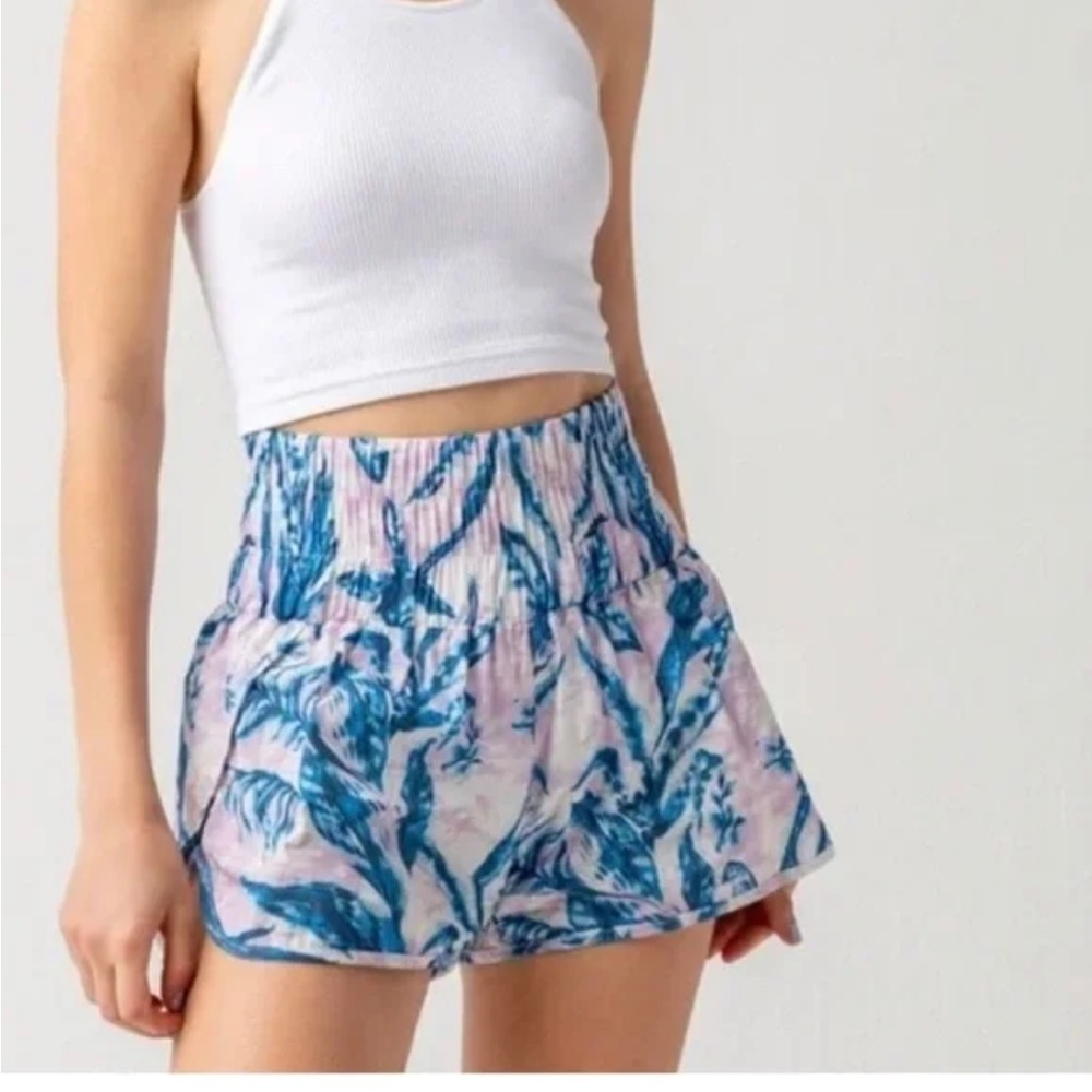 Free People ‘The Way Home’ Floral Blue and White Women's Shorts size M